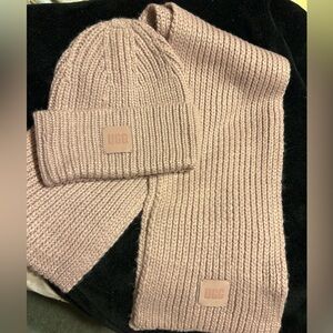 UGG Soft Pink Knit Scarf/Hat Set